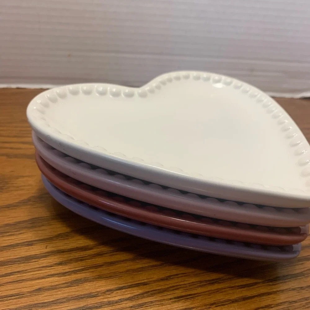 Charming 4 Heart-Shaped Ceramic Plate Set Williams Sonoma Dessert, Snack,